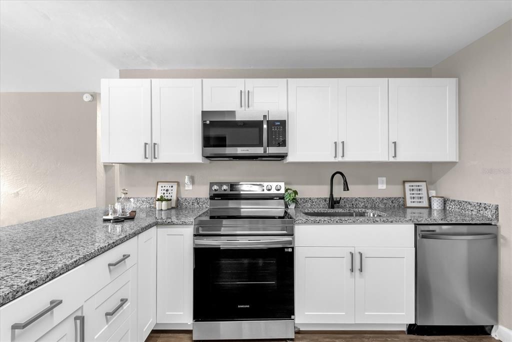 На продажу: $199,900 (3 спален, 1 ванн, 1031 Квадратных фут)