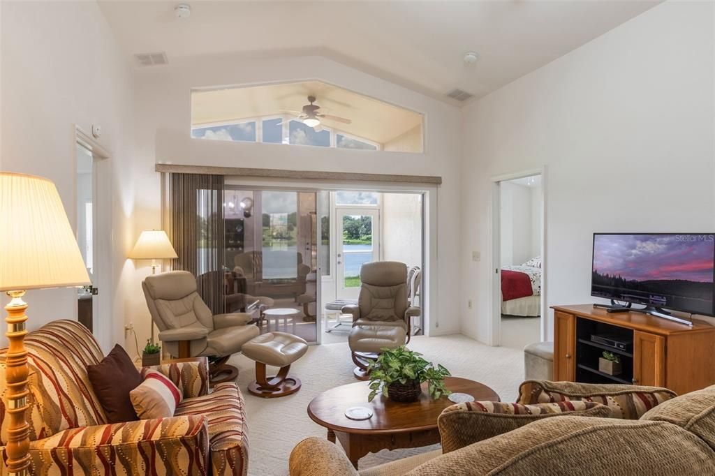 待售: $355,000 (3 贝兹, 2 浴室, 1429 平方英尺)