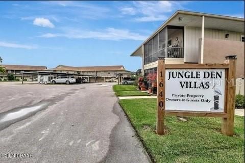 For Sale: $169,900 (2 beds, 1 baths, 832 Square Feet)