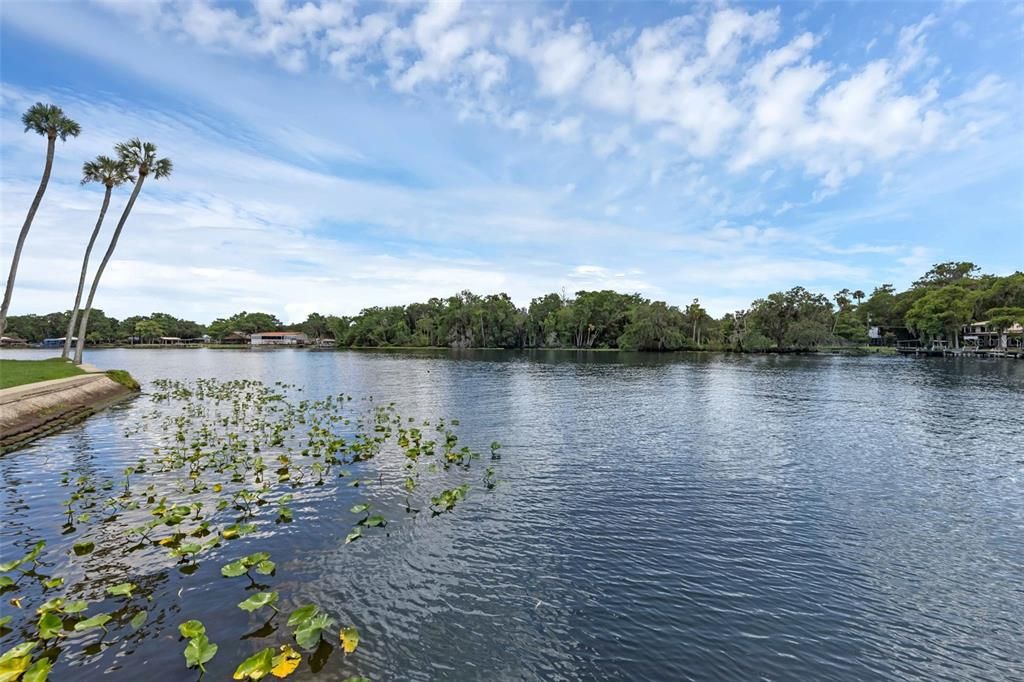 For Sale: $169,900 (2 beds, 1 baths, 832 Square Feet)