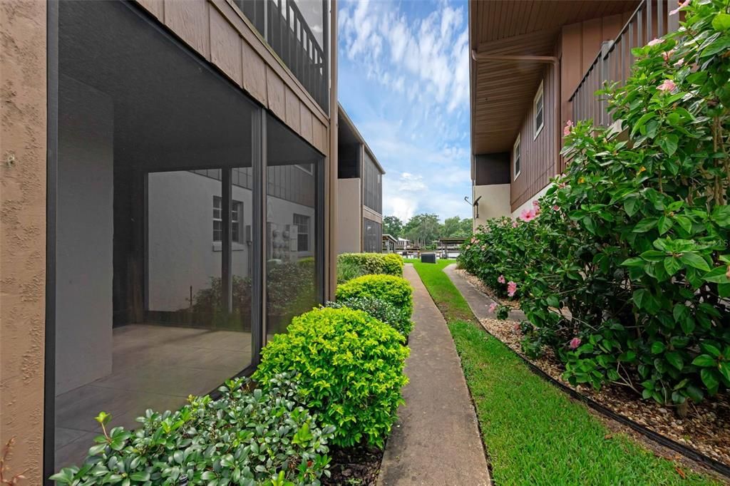 For Sale: $169,900 (2 beds, 1 baths, 832 Square Feet)