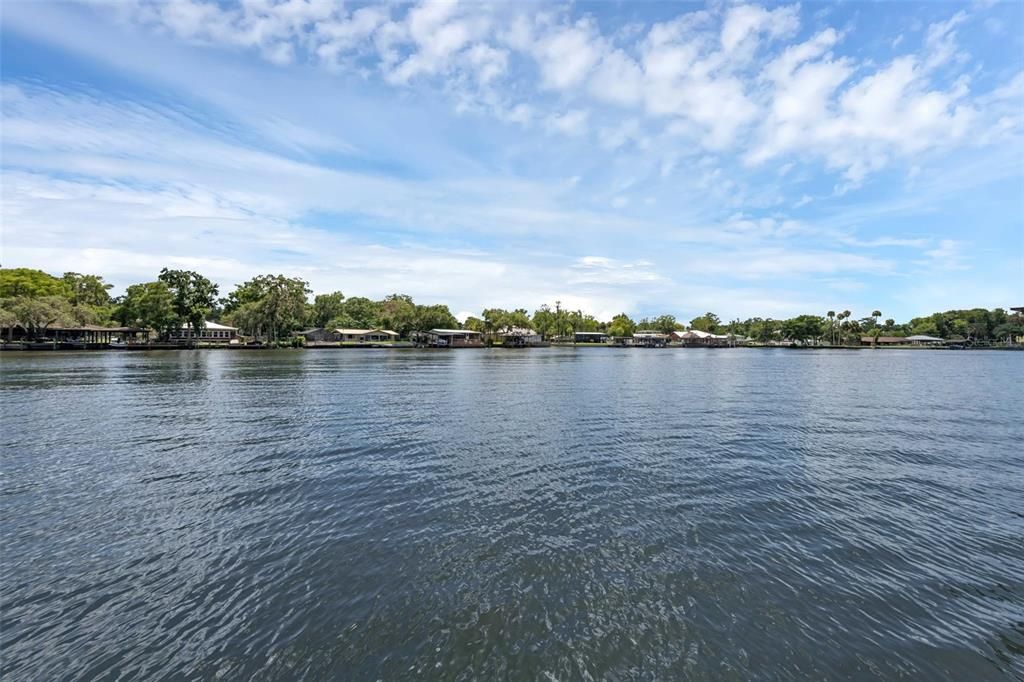 For Sale: $169,900 (2 beds, 1 baths, 832 Square Feet)