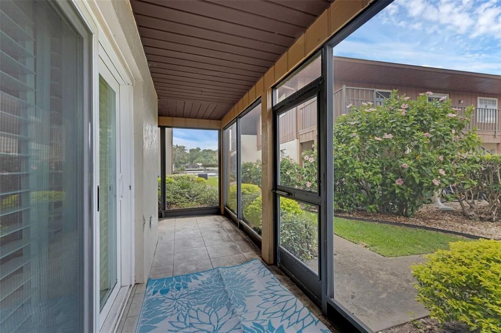 For Sale: $169,900 (2 beds, 1 baths, 832 Square Feet)