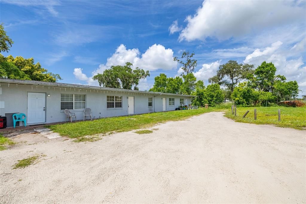 For Rent: $1,000 (2 beds, 1 baths, 450 Square Feet)