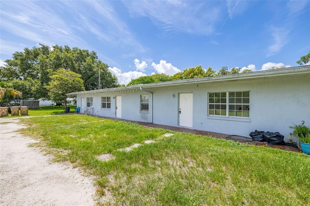 For Rent: $1,000 (2 beds, 1 baths, 450 Square Feet)