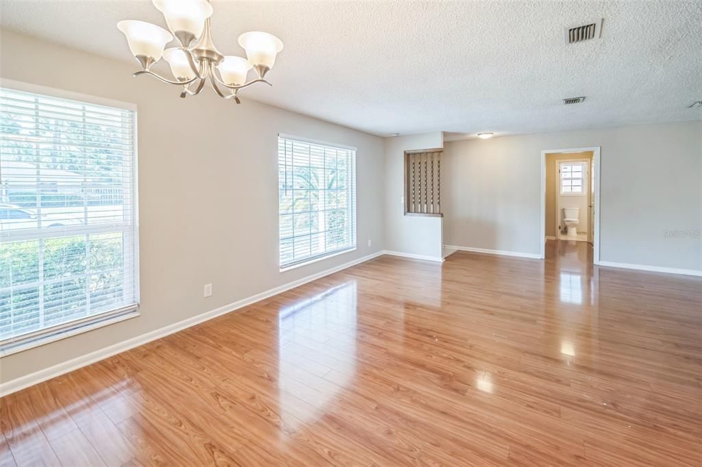 На продажу: $395,000 (3 спален, 2 ванн, 1854 Квадратных фут)