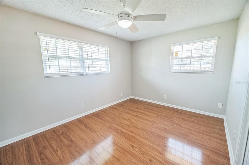 На продажу: $395,000 (3 спален, 2 ванн, 1854 Квадратных фут)