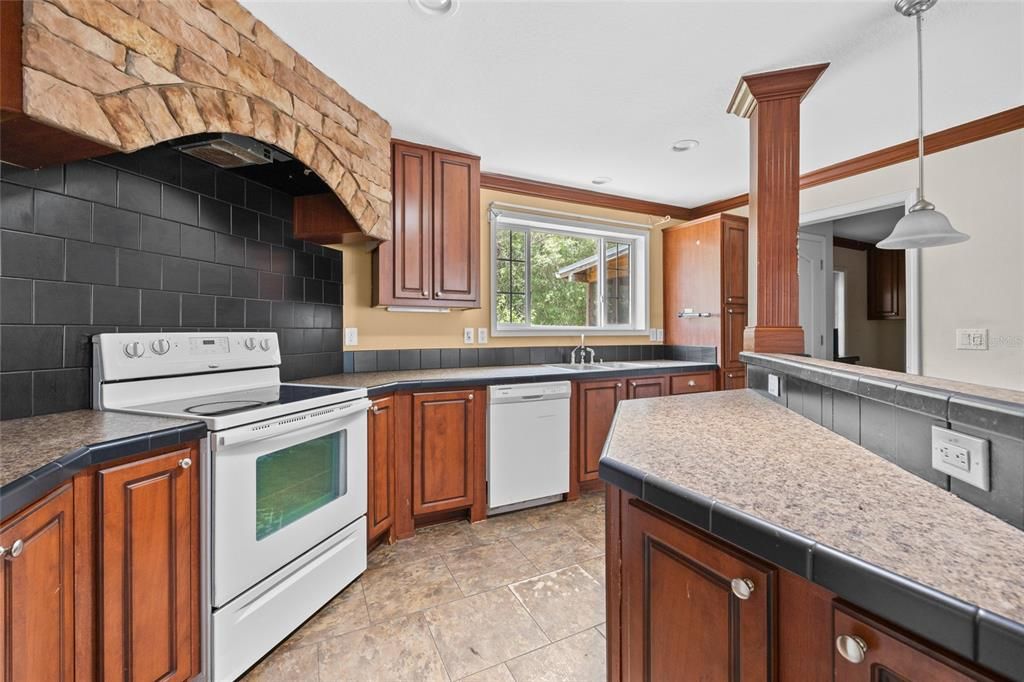 En Venta: $465,000 (3 camas, 3 baños, 2754 Pies cuadrados)