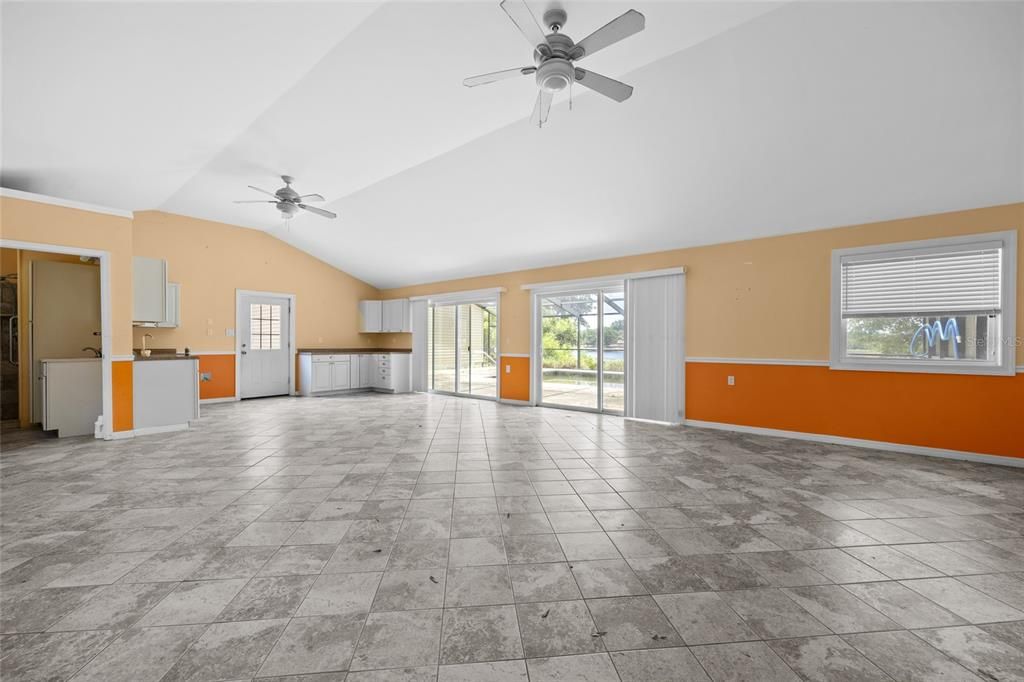 En Venta: $465,000 (3 camas, 3 baños, 2754 Pies cuadrados)