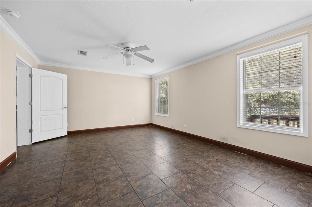 En Venta: $465,000 (3 camas, 3 baños, 2754 Pies cuadrados)