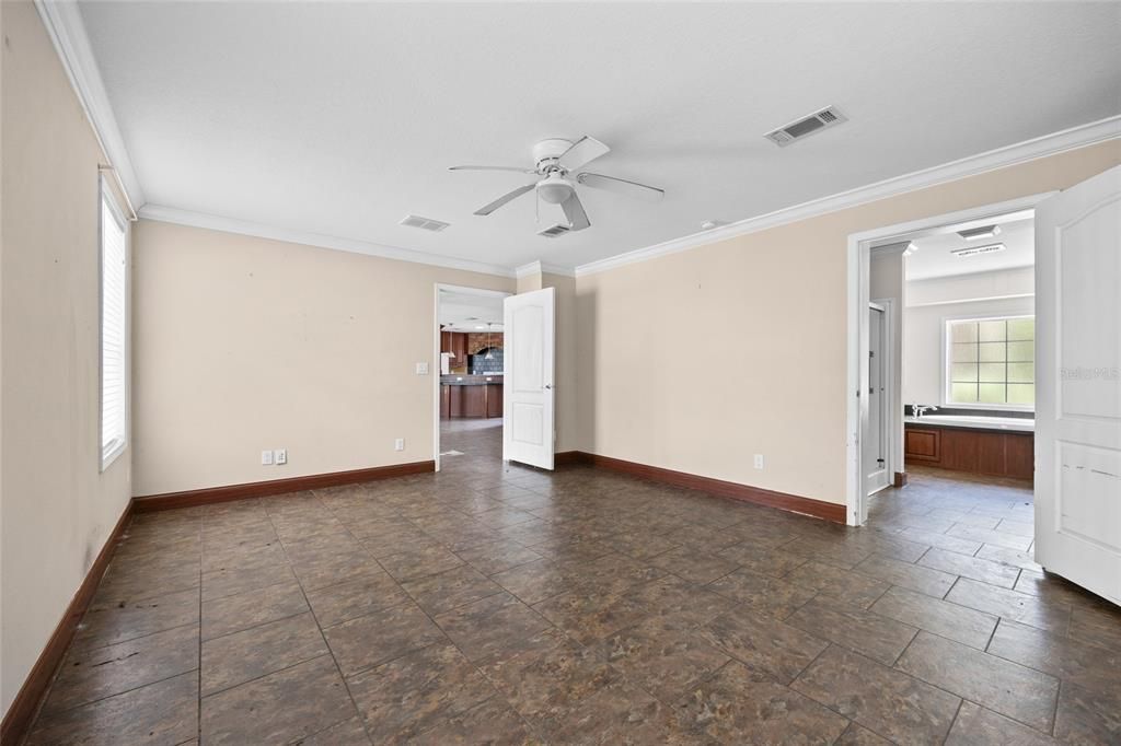 En Venta: $465,000 (3 camas, 3 baños, 2754 Pies cuadrados)