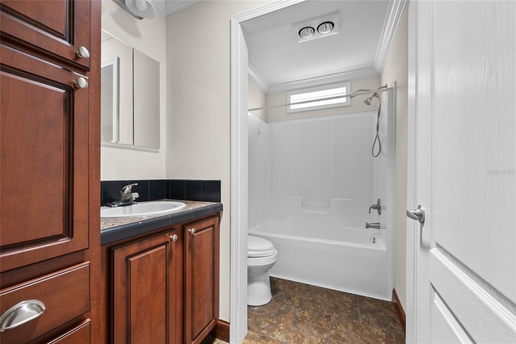 En Venta: $465,000 (3 camas, 3 baños, 2754 Pies cuadrados)