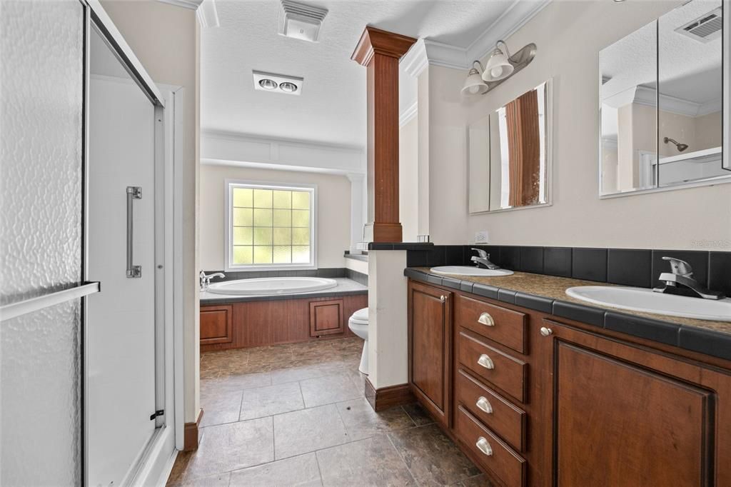 En Venta: $465,000 (3 camas, 3 baños, 2754 Pies cuadrados)