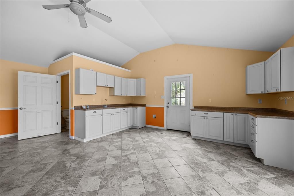 En Venta: $465,000 (3 camas, 3 baños, 2754 Pies cuadrados)