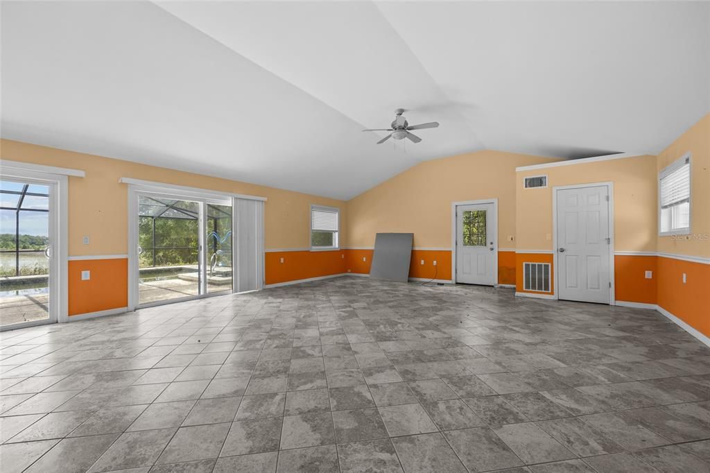 En Venta: $465,000 (3 camas, 3 baños, 2754 Pies cuadrados)