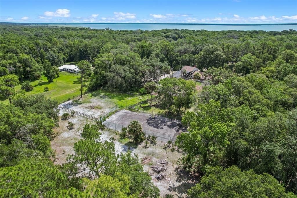 Active With Contract: $550,000 (4 beds, 3 baths, 2985 Square Feet)