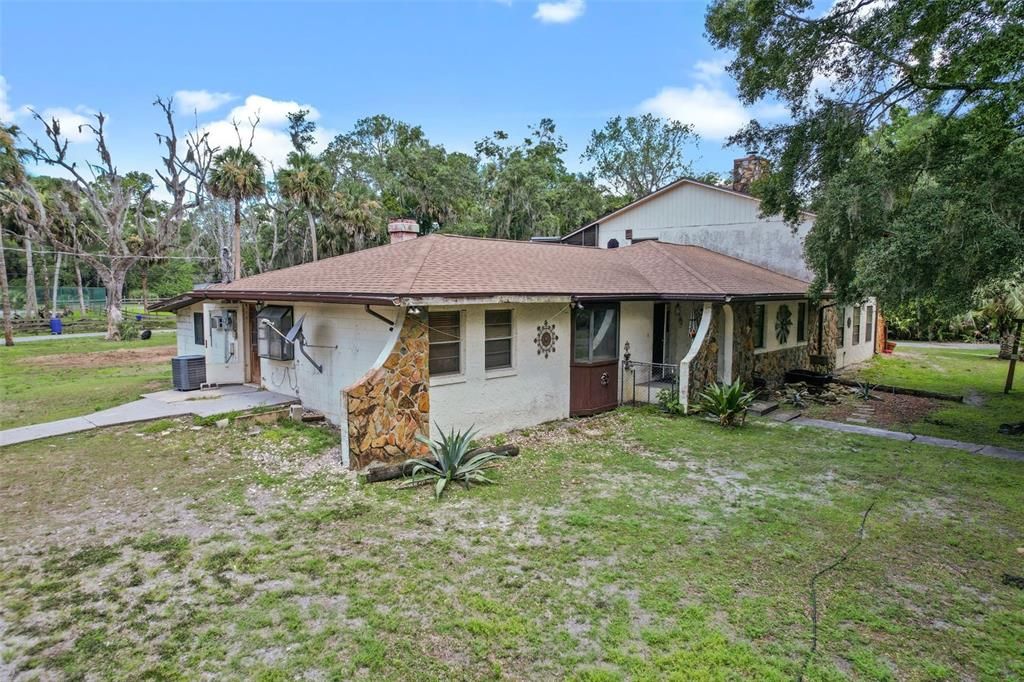 Active With Contract: $550,000 (4 beds, 3 baths, 2985 Square Feet)