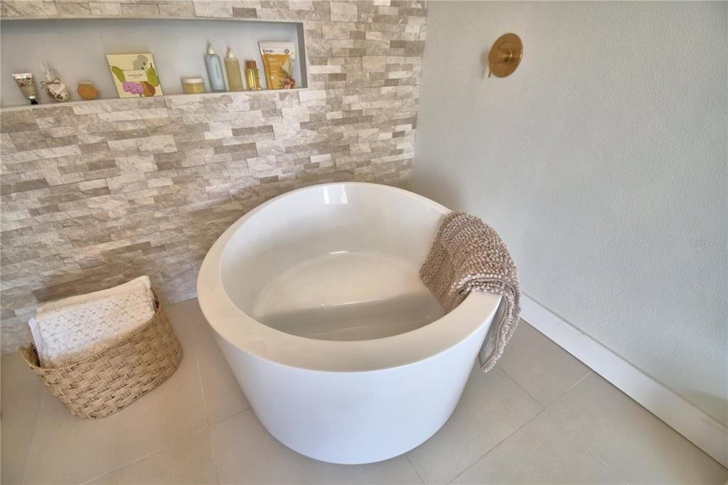 待售: $559,999 (4 贝兹, 4 浴室, 2316 平方英尺)