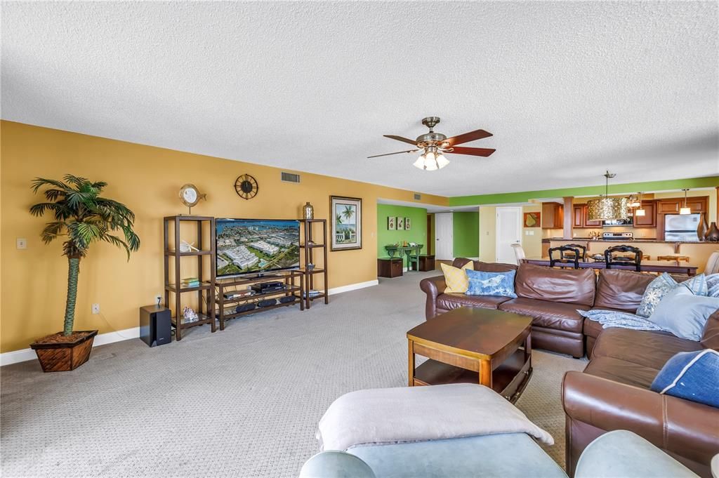 Activo con contrato: $1,510,500 (3 camas, 2 baños, 2365 Pies cuadrados)