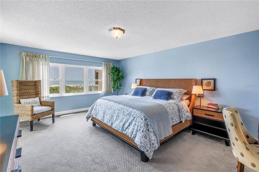 Activo con contrato: $1,510,500 (3 camas, 2 baños, 2365 Pies cuadrados)