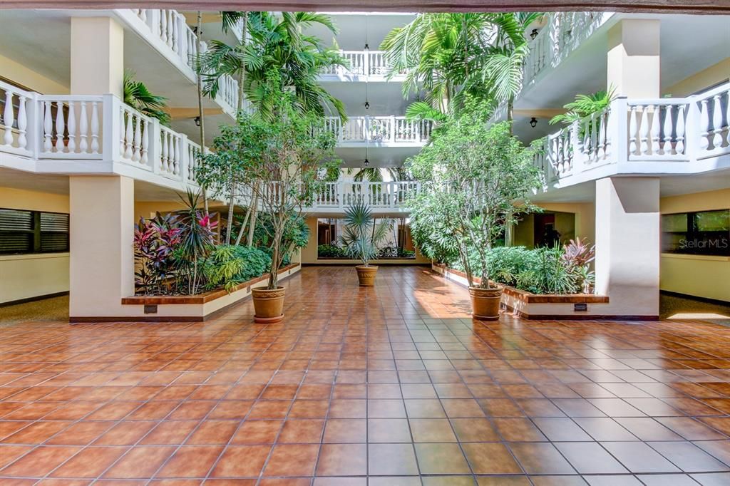 Activo con contrato: $1,510,500 (3 camas, 2 baños, 2365 Pies cuadrados)