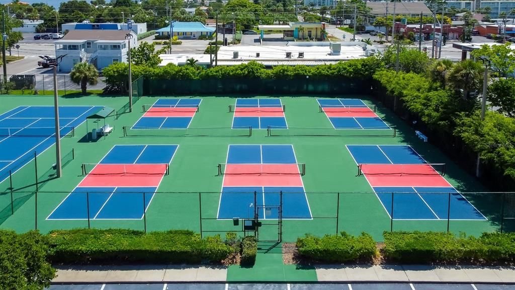 Activo con contrato: $1,510,500 (3 camas, 2 baños, 2365 Pies cuadrados)