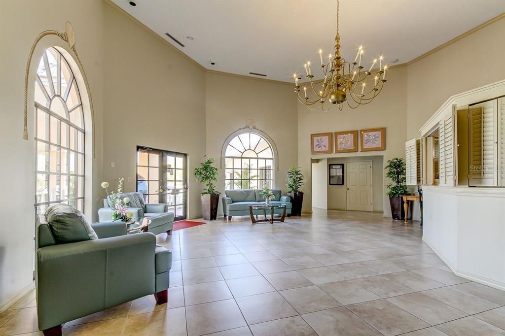 Activo con contrato: $1,510,500 (3 camas, 2 baños, 2365 Pies cuadrados)