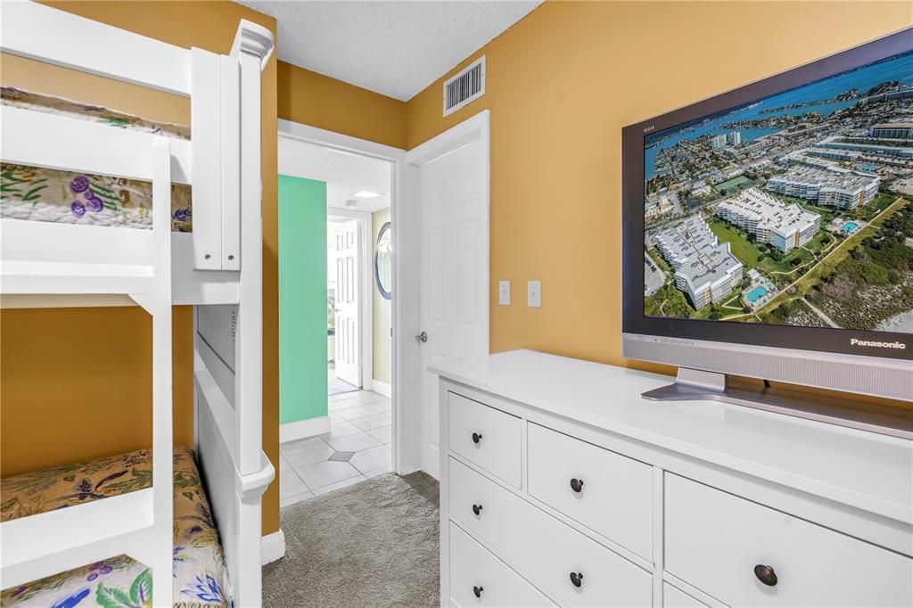 Activo con contrato: $1,510,500 (3 camas, 2 baños, 2365 Pies cuadrados)