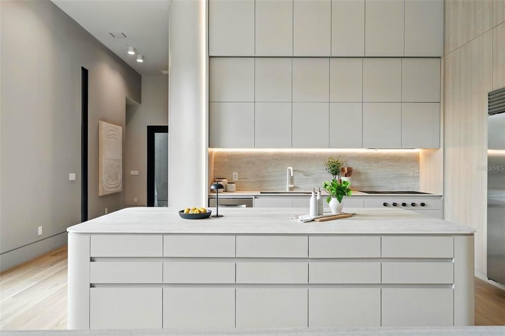 En Venta: $3,600,000 (4 camas, 5 baños, 3658 Pies cuadrados)