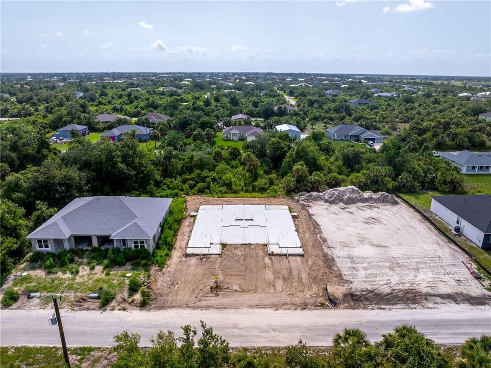 Activo con contrato: $99,000 (6 camas, 0 baños, 2822 Pies cuadrados)