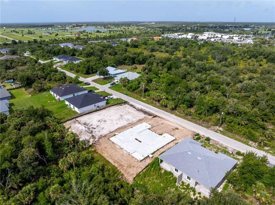 Activo con contrato: $99,000 (6 camas, 0 baños, 2822 Pies cuadrados)