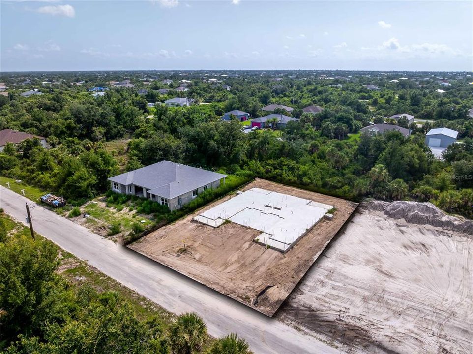 Activo con contrato: $99,000 (6 camas, 0 baños, 2822 Pies cuadrados)