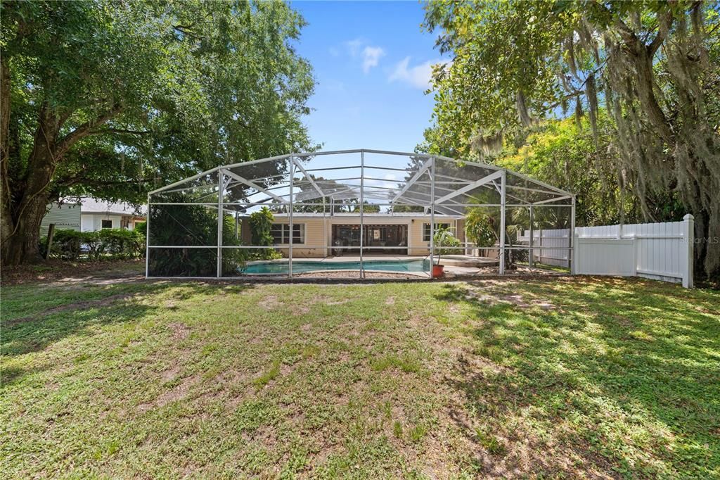 For Sale: $849,000 (4 beds, 3 baths, 2556 Square Feet)