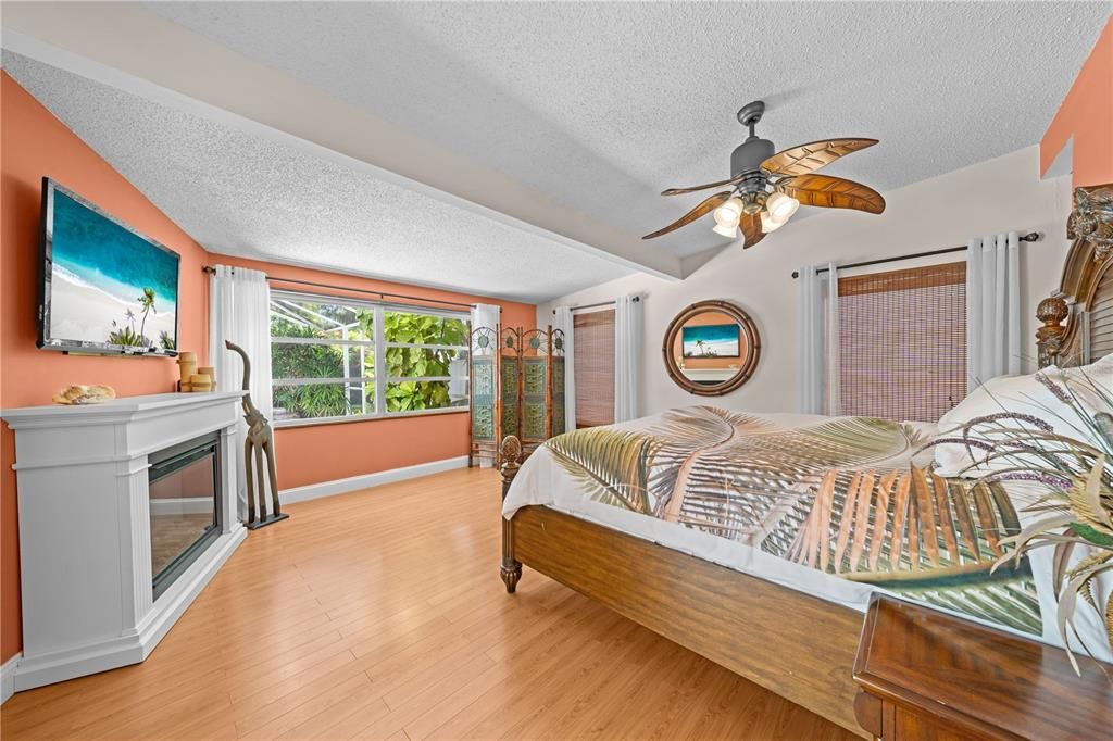 For Sale: $849,000 (4 beds, 3 baths, 2556 Square Feet)