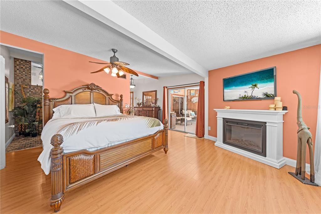 For Sale: $849,000 (4 beds, 3 baths, 2556 Square Feet)