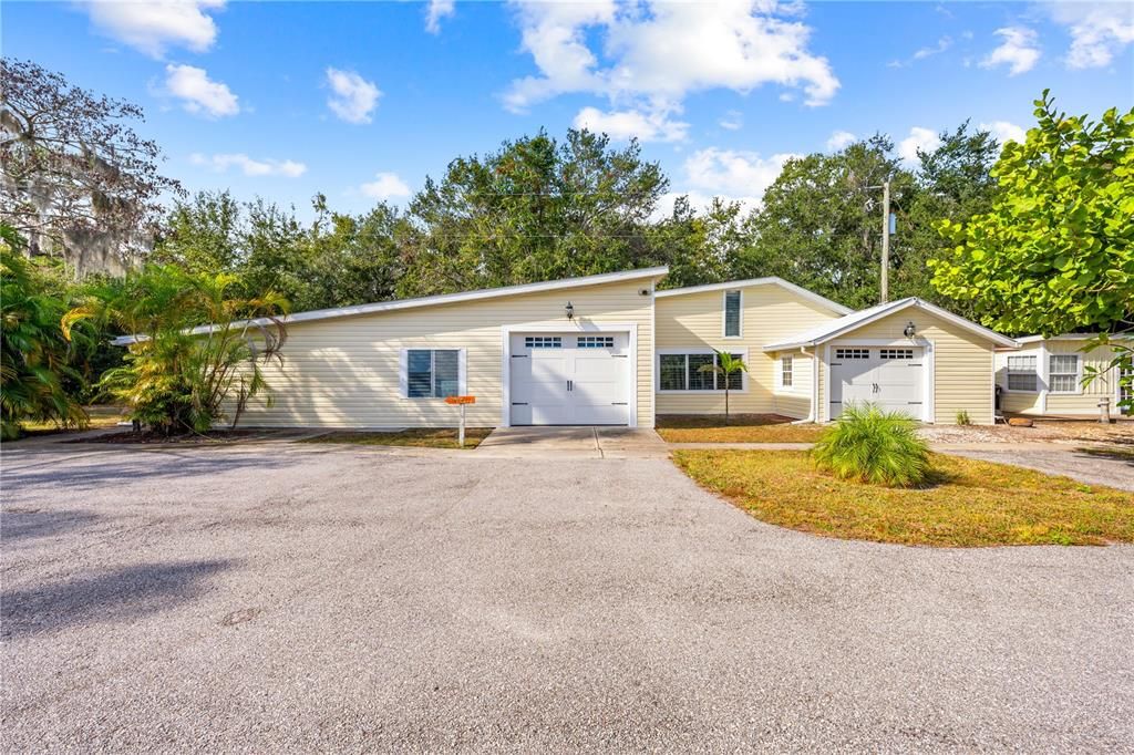 En Venta: $749,900 (4 camas, 3 baños, 2556 Pies cuadrados)