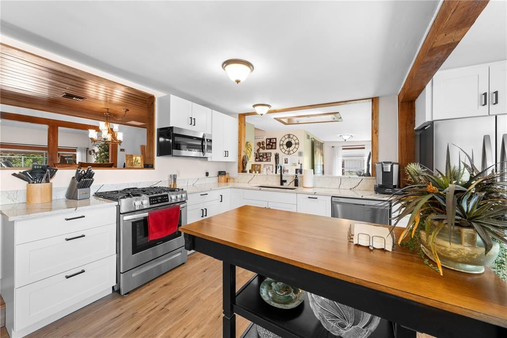 For Sale: $849,000 (4 beds, 3 baths, 2556 Square Feet)