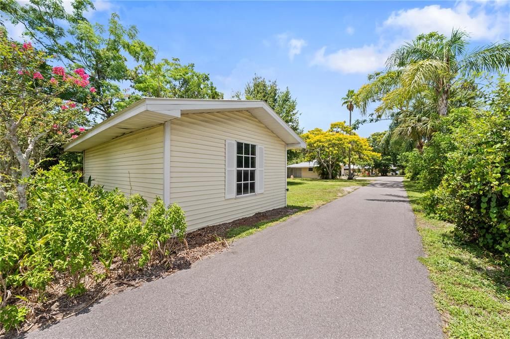 For Sale: $849,000 (4 beds, 3 baths, 2556 Square Feet)