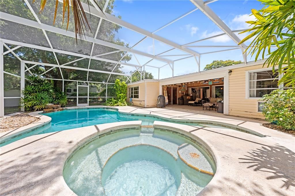 For Sale: $849,000 (4 beds, 3 baths, 2556 Square Feet)