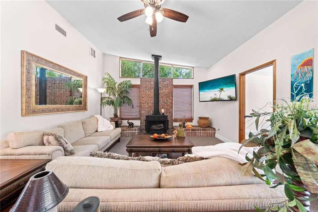 For Sale: $849,000 (4 beds, 3 baths, 2556 Square Feet)