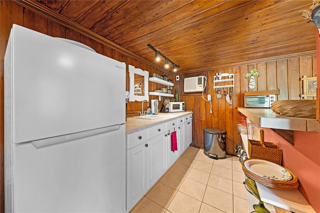 For Sale: $849,000 (4 beds, 3 baths, 2556 Square Feet)