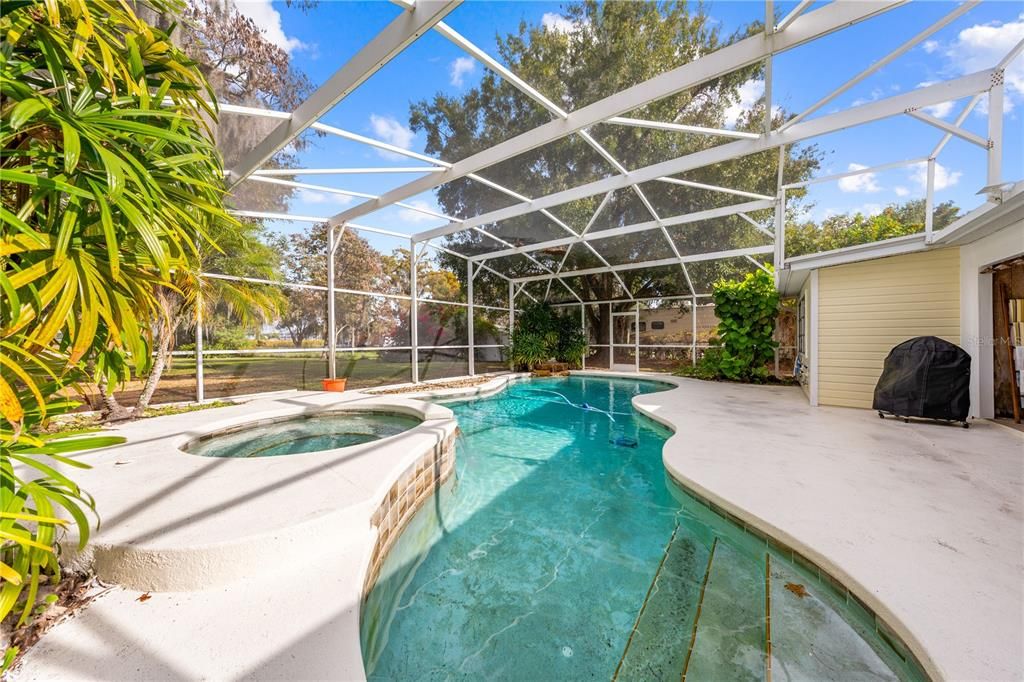 En Venta: $749,900 (4 camas, 3 baños, 2556 Pies cuadrados)