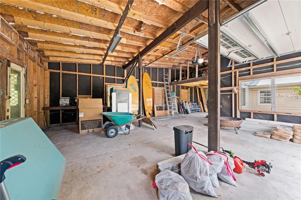 For Sale: $849,000 (4 beds, 3 baths, 2556 Square Feet)