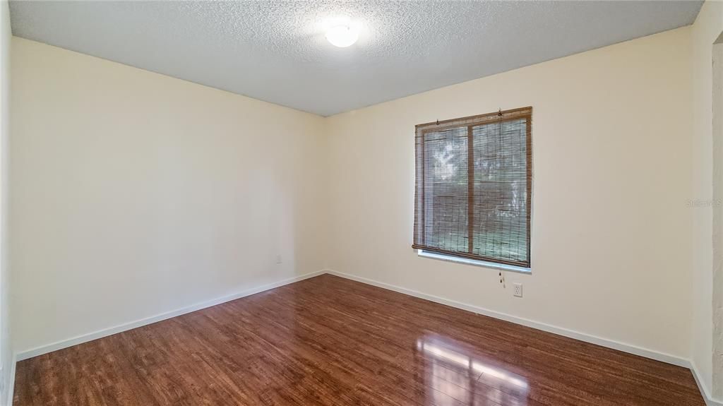 На продажу: $349,900 (3 спален, 2 ванн, 1569 Квадратных фут)