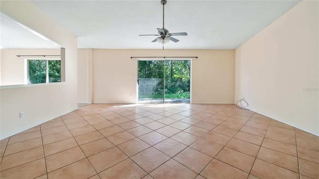 На продажу: $349,900 (3 спален, 2 ванн, 1569 Квадратных фут)