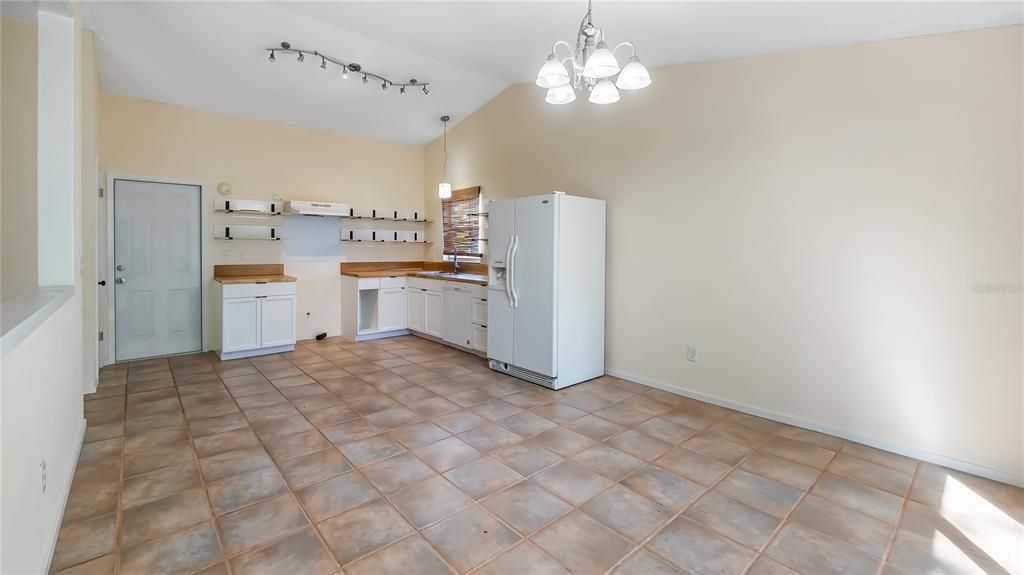 На продажу: $349,900 (3 спален, 2 ванн, 1569 Квадратных фут)