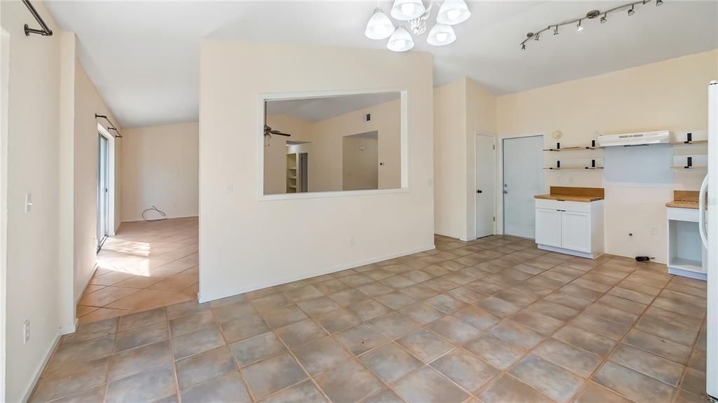 На продажу: $349,900 (3 спален, 2 ванн, 1569 Квадратных фут)