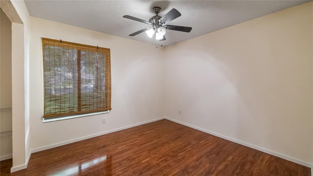 На продажу: $349,900 (3 спален, 2 ванн, 1569 Квадратных фут)