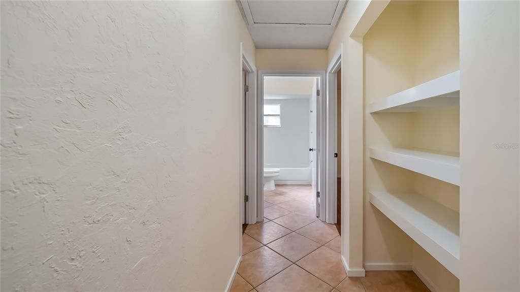 На продажу: $349,900 (3 спален, 2 ванн, 1569 Квадратных фут)