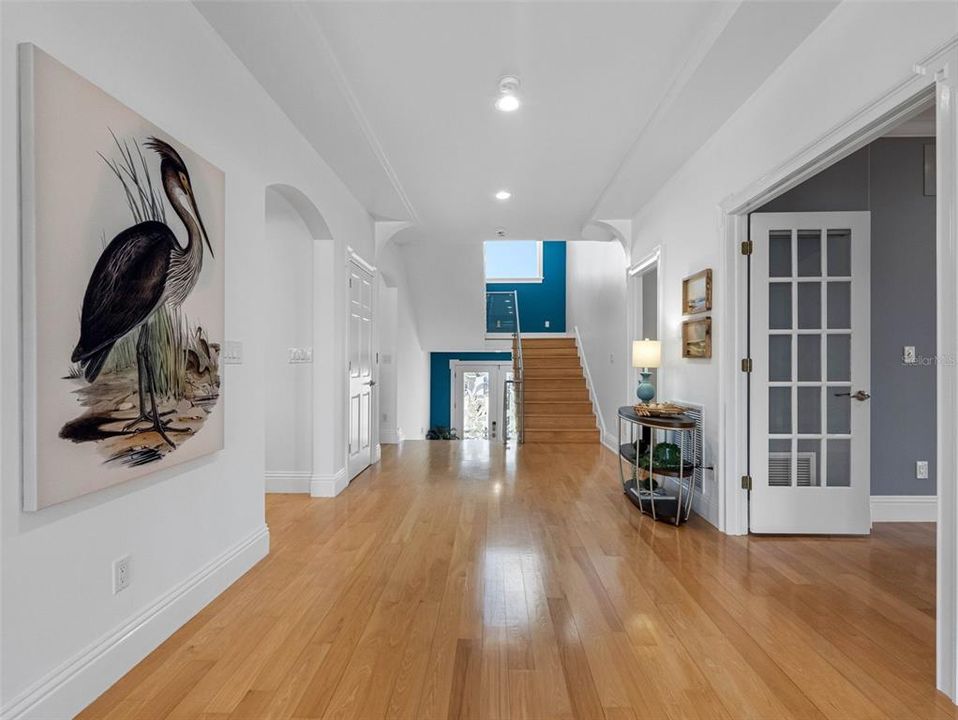 合同活跃: $3,550,000 (5 贝兹, 4 浴室, 4820 平方英尺)